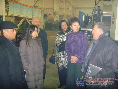 多米尼加众议长专程参观西安达刚公司